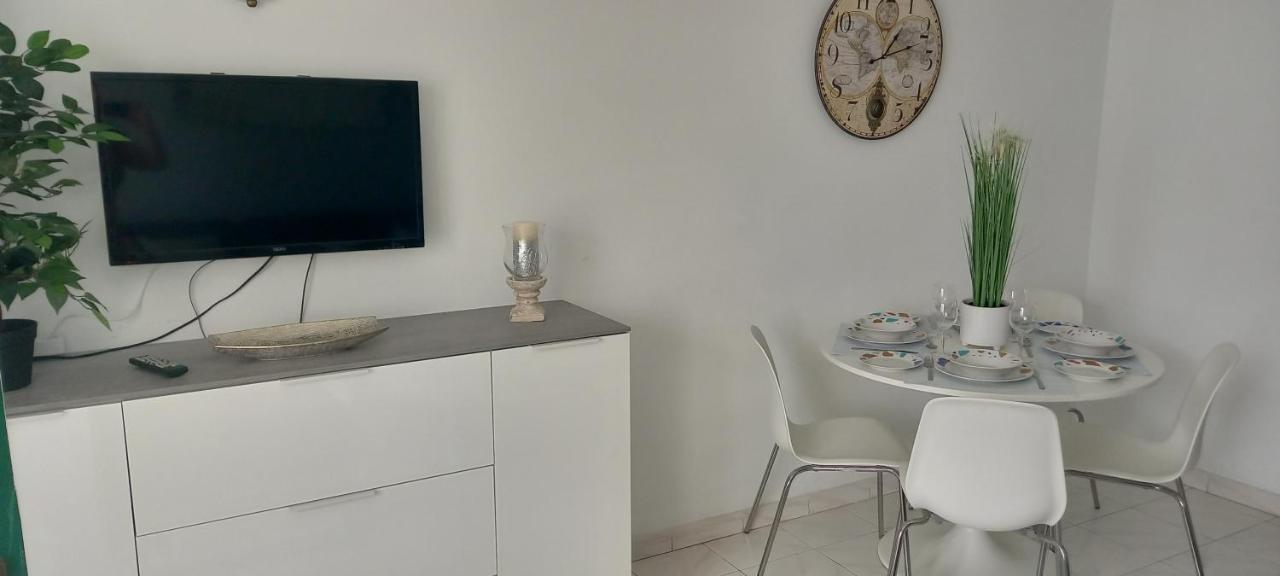 Beautiful Spacious 1-Bed Apartment With Aircon Πουέρτο Ντελ Κάρμεν Εξωτερικό φωτογραφία